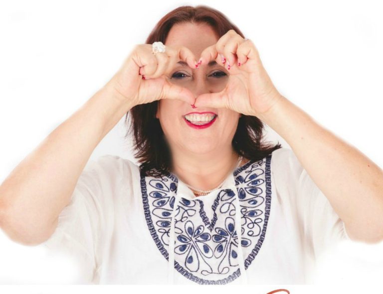 שרה זלוף יוצרת לב בידיים - ייעוץ זוגי והדרכה רגשית